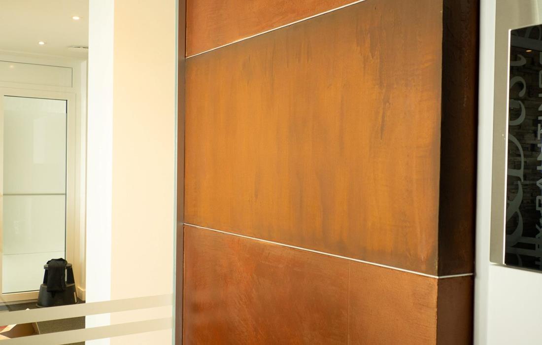 Décoration Murale TARVOS Métal Effet Rouille - 100x57 Cm, Style Industriel, Montée